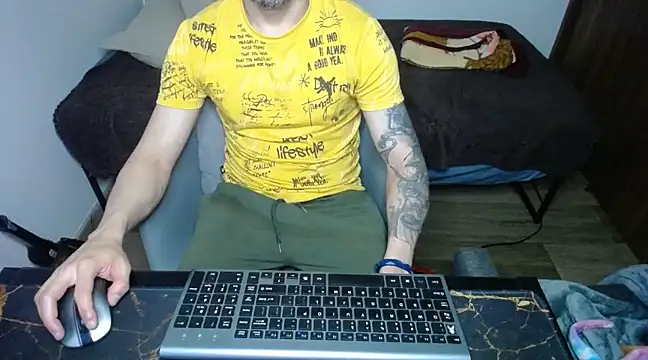 Snapshot of bossking017 chatting on 03/01/25, 02:26 bossking017 online show from 03/01/25, 02:26