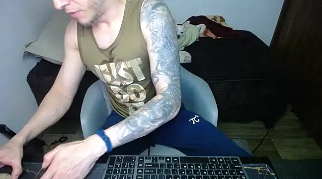 Snapshot of bossking017 chatting on 02/28/25, 01:05 bossking017 online show from 02/28/25, 01:05