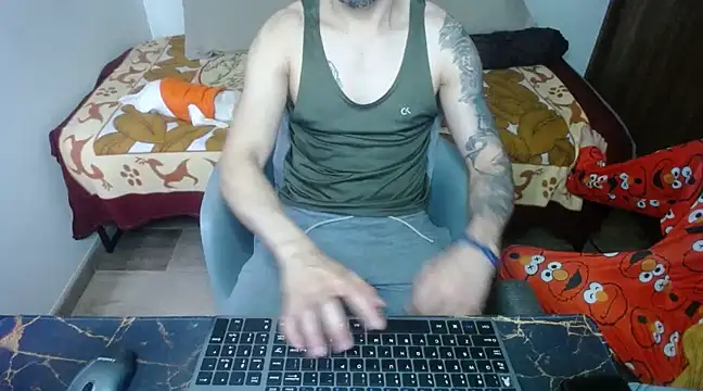 Snapshot of bossking017 chatting on 03/21/25, 09:34 bossking017 online show from 03/21/25, 09:34