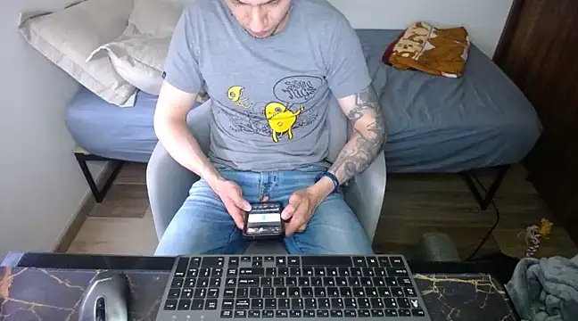 Snapshot of bossking017 chatting on 03/09/25, 05:39 bossking017 online show from 03/09/25, 05:39