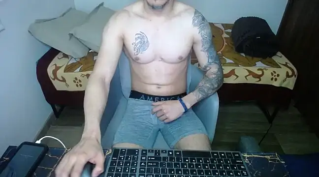 Snapshot of bossking017 chatting on 03/19/25, 10:55 bossking017 online show from 03/19/25, 10:55