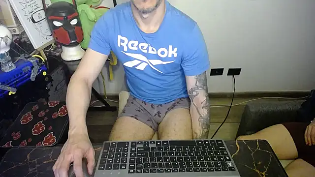 Snapshot of bossking017 chatting on 09/29/25, 03:24 bossking017 online show from 09/29/25, 03:24