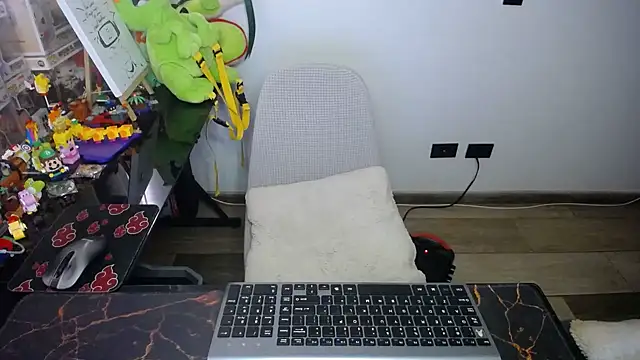 Snapshot of bossking017 chatting on 09/14/25, 03:12 bossking017 online show from 09/14/25, 03:12