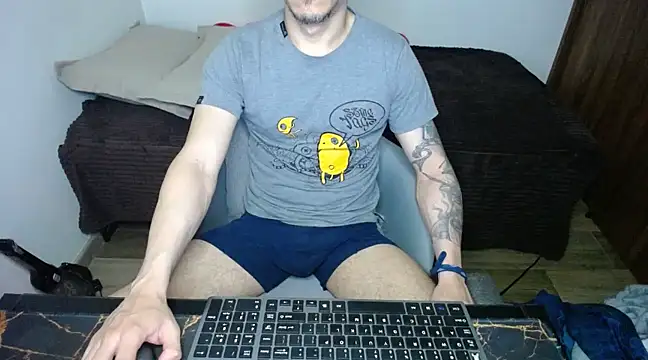 Snapshot of bossking017 chatting on 02/26/25, 02:41 bossking017 online show from 02/26/25, 02:41