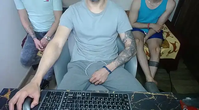 Snapshot of bossking017 chatting on 03/14/25, 05:02 bossking017 online show from 03/14/25, 05:02