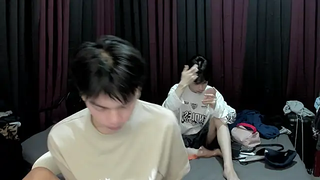 hotfreshdior online show from 12/18/25, 08:23