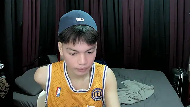 hotfreshdior online show from 12/13/25, 08:15