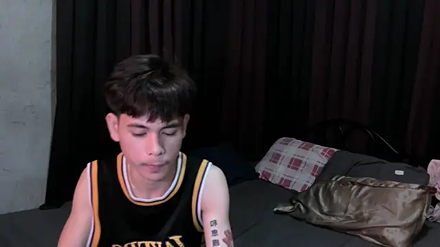 Snapshot of hotfreshdior chatting on 04/18/26, 05:37 hotfreshdior online show from 04/18/26, 05:37