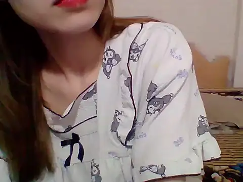 Snapshot of __Donna__ chatting on 11/12/25, 10:19 Donna online show from 11/12/25, 10:19