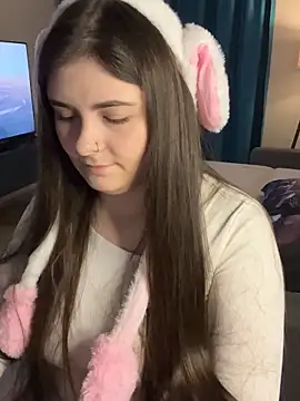 Lovely Waifu online show from 04/05/26, 11:06