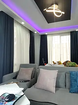 evasweett   online show from 12/18/25, 08:23