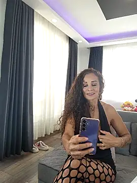 evasweett   online show from 12/04/25, 05:34