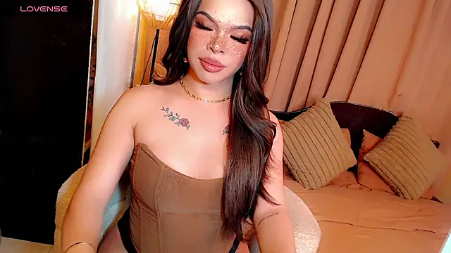 Snapshot of Nyxie_luxx chatting on 02/13/26, 04:40 Nyxie luxx online show from 02/13/26, 04:40