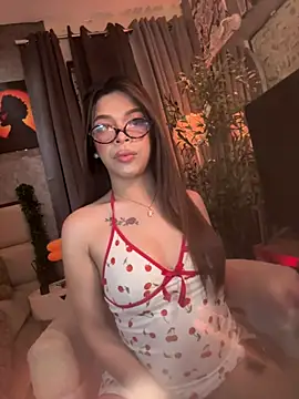 Snapshot of Nyxie_luxx chatting on 03/27/26, 03:57 Nyxie luxx online show from 03/27/26, 03:57