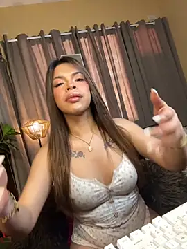 Snapshot of Nyxie_luxx chatting on 03/22/26, 04:16 Nyxie luxx online show from 03/22/26, 04:16