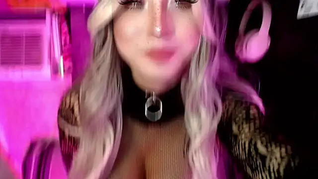 UrhotlucyTS online show from 11/17/25, 06:50