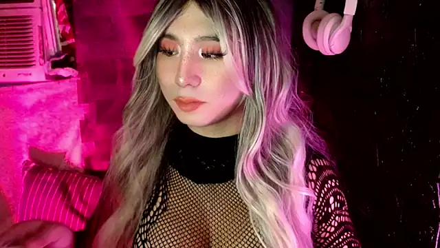 UrhotlucyTS online show from 12/03/25, 06:57