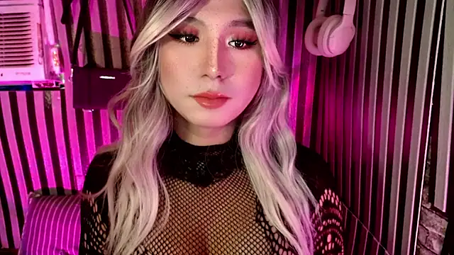 UrhotlucyTS online show from 01/13/26, 07:12