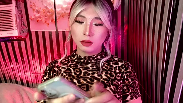 UrhotlucyTS online show from 04/14/26, 07:13