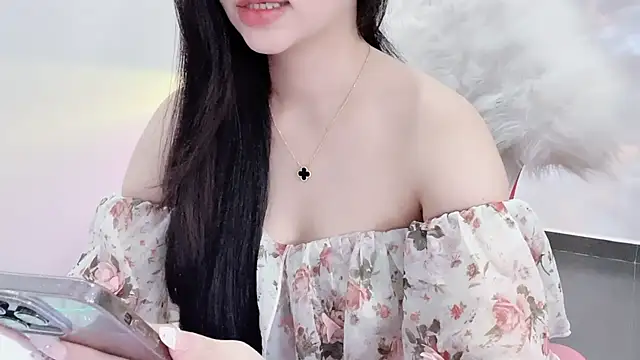 CindyQueen22 online show from 12/22/25, 06:35