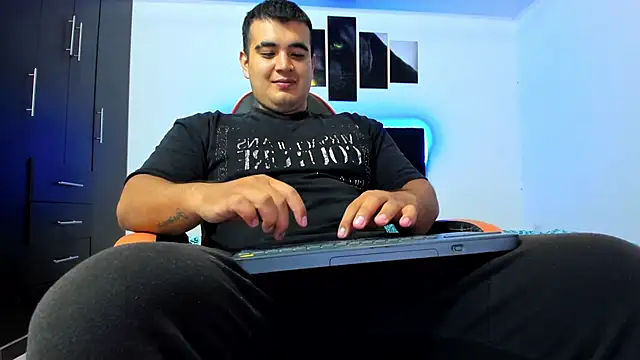 Snapshot of thiago__cp01 chatting on 11/16/25, 06:29 thiago cp01 online show from 11/16/25, 06:29