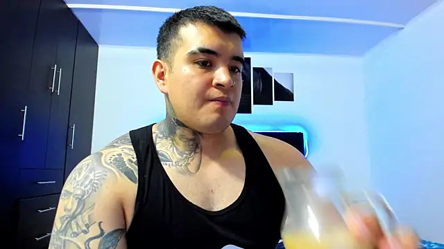 Snapshot of thiago__cp01 chatting on 09/25/25, 06:19 thiago  cp01 online show from 09/25/25, 06:19