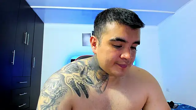 Snapshot of thiago__cp01 chatting on 11/09/25, 08:40 thiago cp01 online show from 11/09/25, 08:40