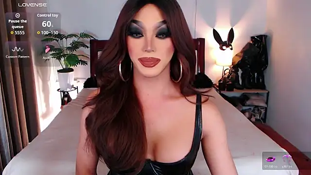 Snapshot of xQueenElektrax chatting on 02/19/26, 06:32 xQueenElektrax online show from 02/19/26, 06:32