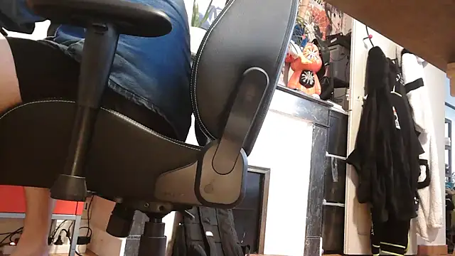 Hairyfred73 online show from 11/10/25, 07:57