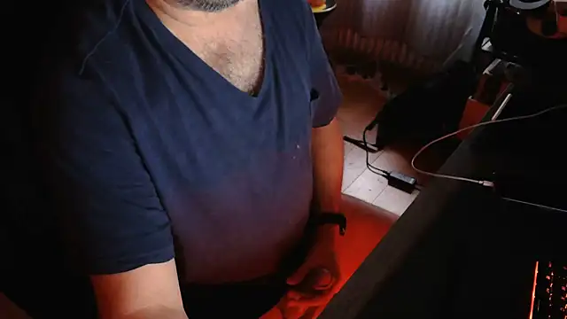 Hairyfred73 online show from 06/23/26, 04:32
