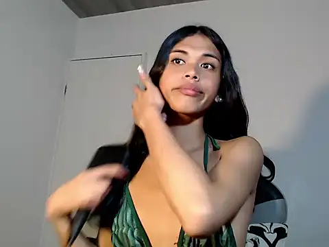 urcurlydiva online show from 11/18/25, 04:32