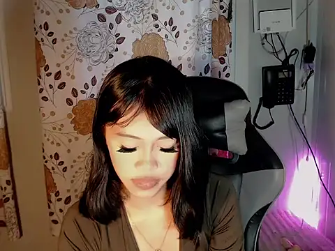 urcurlydiva online show from 04/10/26, 09:38