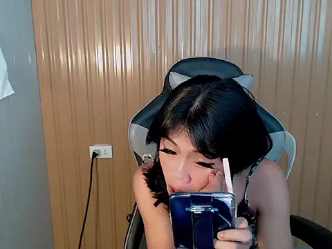 urcurlydiva online show from 04/14/26, 07:13