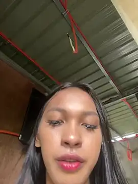 Snapshot of Simi_Ipit chatting on 06/17/26, 06:35 Simi Ipit online show from 06/17/26, 06:35