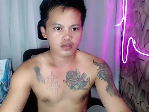 Snapshot of urhotfucker13 chatting on 07/06/26, 05:03 urhotfucker13 online show from 07/06/26, 05:03