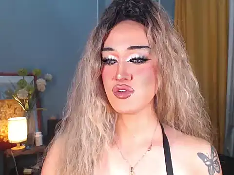 AleinaCroft online show from 10/31/25, 01:41