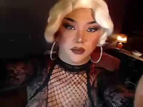 xAuroraRobinsx online show from 09/19/25, 09:57