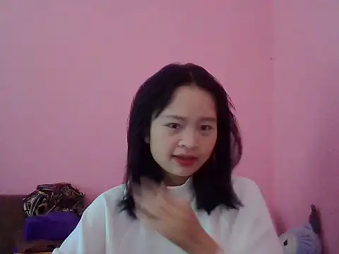 Snapshot of Daisy018 chatting on 09/15/25, 02:12 Daisy018 online show from 09/15/25, 02:12