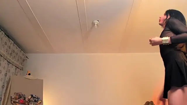 nonbinaryangel online show from 04/07/26, 11:06