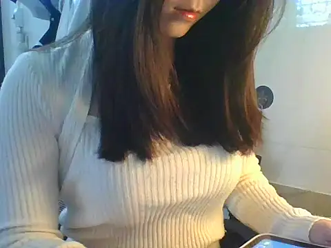 Linzly online show from 12/01/25, 02:45