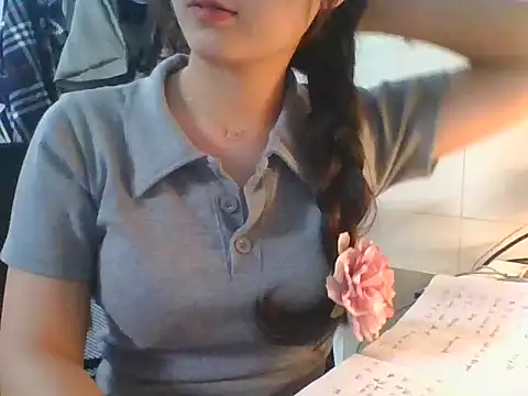 Linzly online show from 10/19/25, 02:36