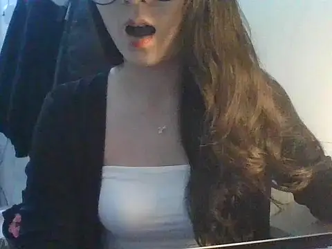 Linzly online show from 10/25/25, 05:02