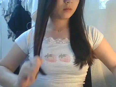 Linzly online show from 05/17/26, 02:33