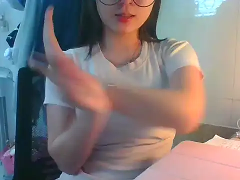 Linzly online show from 11/26/25, 02:44