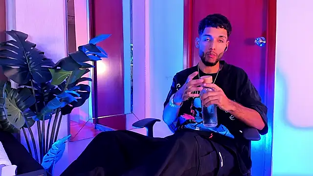 Thiagoferreti online show from 04/07/26, 02:02