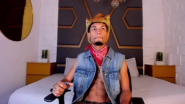 Thiagoferreti online show from 11/18/25, 07:28