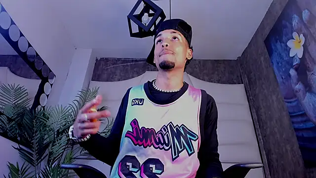 Thiagoferreti online show from 11/11/25, 07:52