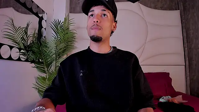 Thiagoferreti online show from 11/12/25, 07:51