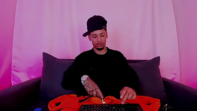 Thiagoferreti online show from 11/13/25, 08:02