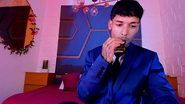 Thiagoferreti online show from 12/04/25, 08:08